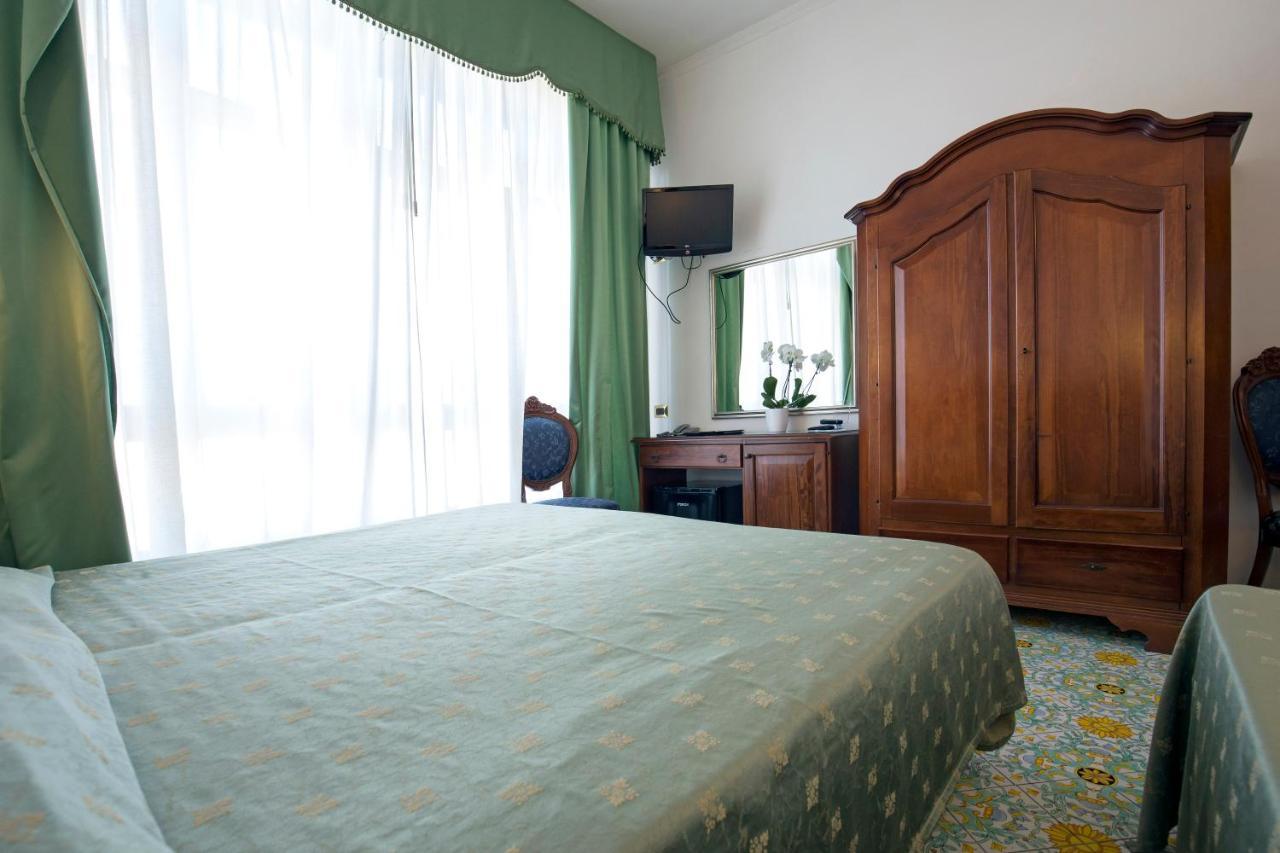 La Panoramica Hotel Castellammare di Stabia Exterior photo