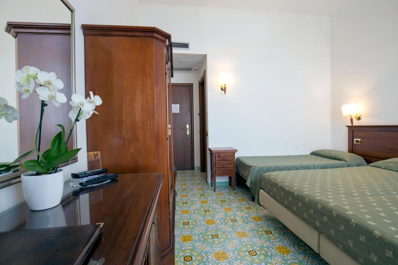 La Panoramica Hotel Castellammare di Stabia Exterior photo